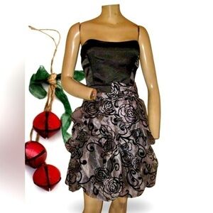 NWTS🍒SIZE 11 LARGE SZ LARGE 🍒BLACK & SILVER ROSE STRAPLESS PARTY DRESS